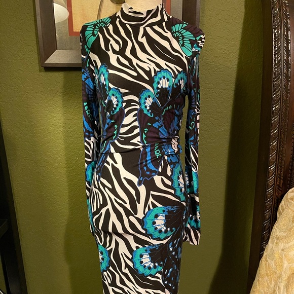 VENUS Dresses & Skirts - Venus midi dress